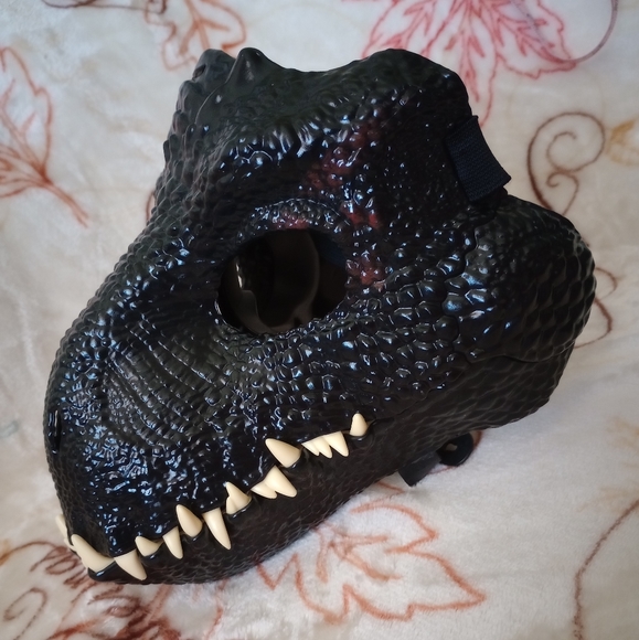 Jurassic World Indoraptor Dinosaur Mask Costume Pretend Play - Picture 7 of 10